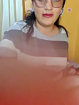 Snapshot of paula_thompson2 chatting on February 17, 9:13 am paula thompson2 online show from February 17, 9:13 am