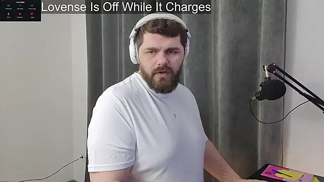 Snapshot of KingMarti chatting on December 14, 10:31 am KingMarti online show from December 14, 10:31 am