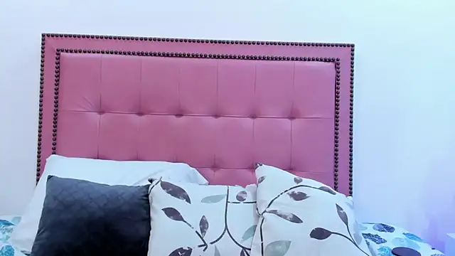 CarolinaGlamour online show from February 5, 11:17 pm