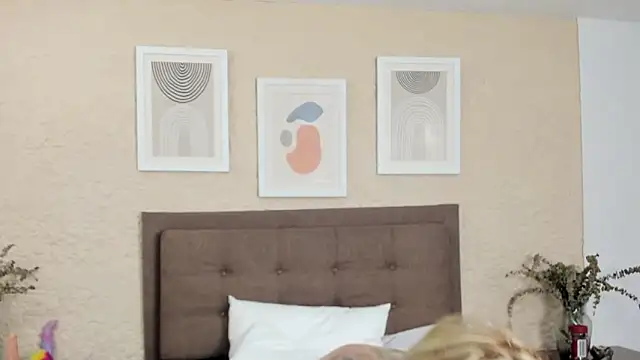 CarolinaGlamour online show from October 15, 2:22 am