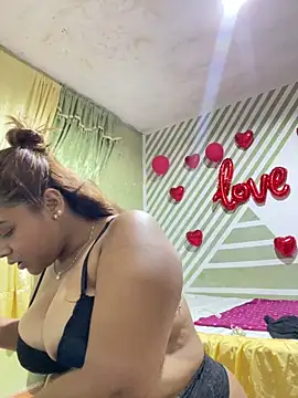 Snapshot of Evabigass chatting on October 29, 5:36 pm Evabigass online show from October 29, 5:36 pm