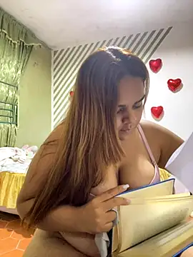 Snapshot of Evabigass chatting on November 4, 1:16 am Evabigass online show from November 4, 1:16 am