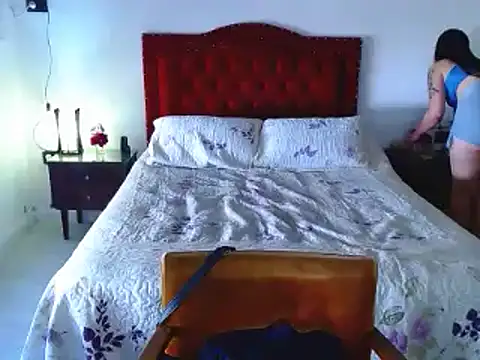 Snapshot of Alma-Mora chatting on January 2, 5:07 pm Alma-Mora online show from January 2, 5:07 pm