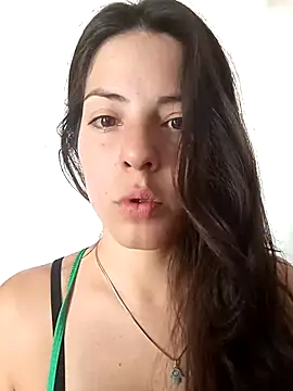 Snapshot of Alma-Mora chatting on February 17, 6:26 pm Alma-Mora online show from February 17, 6:26 pm