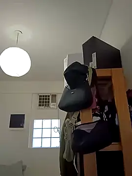 Snapshot of Alma-Mora chatting on March 17, 4:54 pm Alma-Mora online show from March 17, 4:54 pm