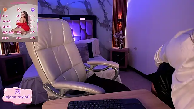 Jeen Taylor online show from March 13, 8:04 pm