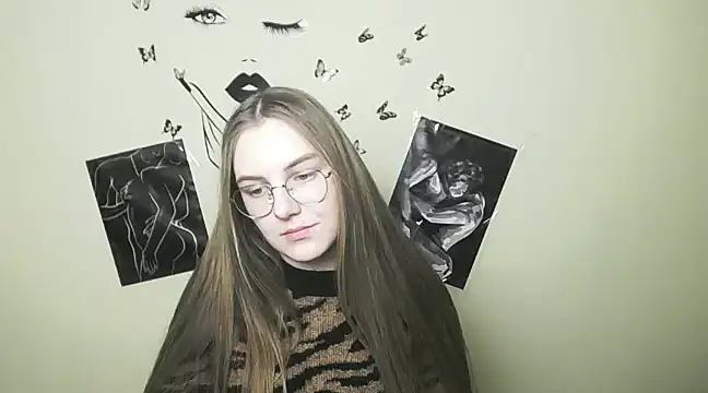 Snapshot of _AlMamiyy_ chatting on December 8, 4:18 pm AlMamiyy online show from December 8, 4:18 pm