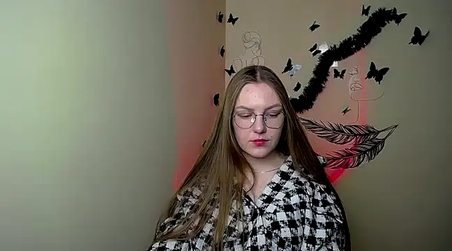 Snapshot of _AlMamiyy_ chatting on February 7, 4:56 pm AlMamiyy online show from February 7, 4:56 pm
