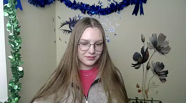 Snapshot of _AlMamiyy_ chatting on February 18, 11:11 am AlMamiyy online show from February 18, 11:11 am