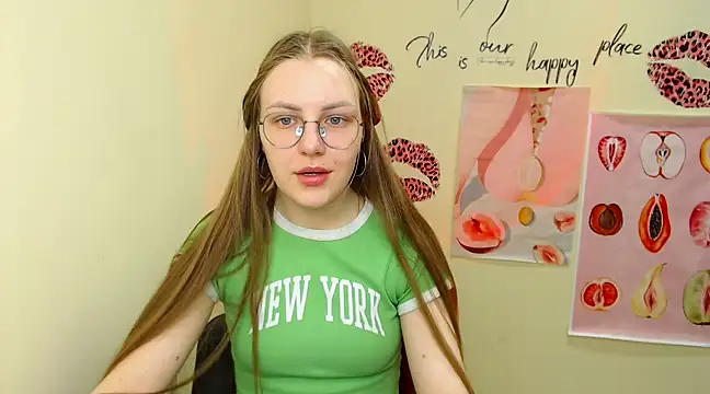 Snapshot of _AlMamiyy_ chatting on March 11, 1:23 pm AlMamiyy online show from March 11, 1:23 pm