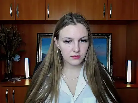Snapshot of _AlMamiyy_ chatting on September 12, 1:00 pm AlMamiyy online show from September 12, 1:00 pm