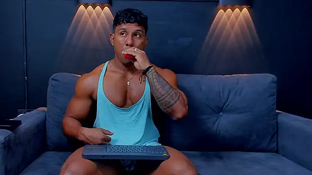 CallumMuscle online show from February 10, 4:30 am