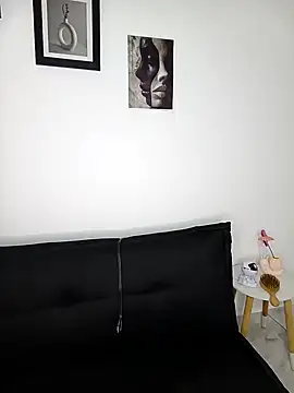 Snapshot of Any_Stone1 chatting on February 6, 1:05 am Any Stone1 online show from February 6, 1:05 am