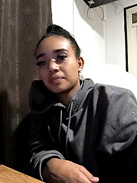 evafoxs online show from October 24, 5:59 am