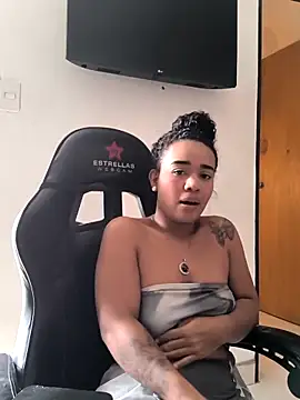 evafoxs online show from November 29, 6:00 pm