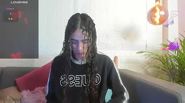 Snapshot of Layla_707 chatting on December 14, 1:28 am Layla 707 online show from December 14, 1:28 am