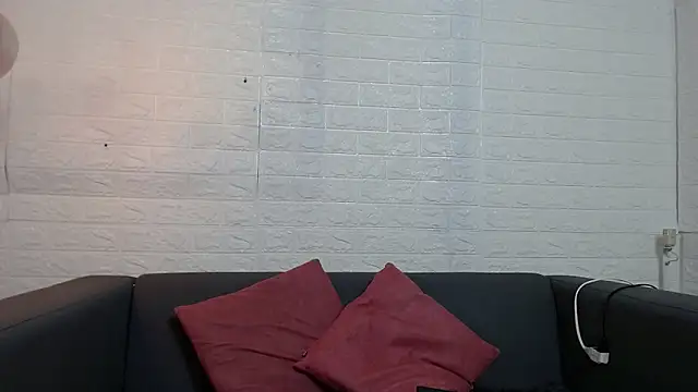 Snapshot of Layla_707 chatting on February 16, 12:19 am Layla 707 online show from February 16, 12:19 am