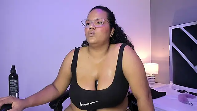 MhiaRey online show from January 21, 1:43 pm