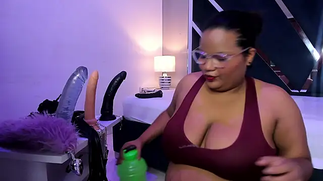 MhiaRey online show from January 25, 1:08 pm