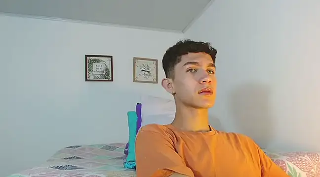 Snapshot of Noah_tyler_ chatting on December 10, 7:54 pm Noah tyler online show from December 10, 7:54 pm