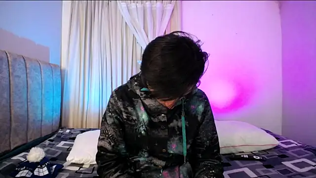 Yellowpokemon23 online show from April 8, 2:33 am