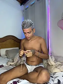 Leo bunny hot online show from May 24, 8:14 pm