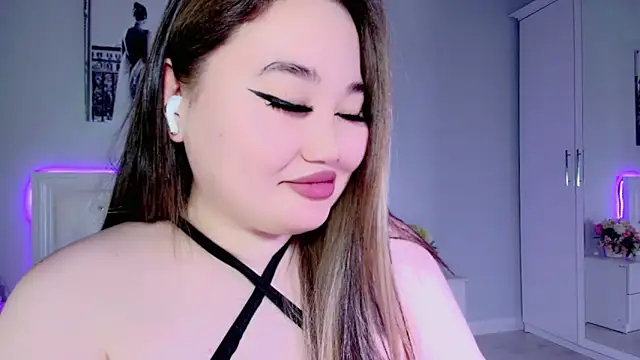 Snapshot of amina_moonlightt chatting on December 21, 6:30 am amina moonlightt online show from December 21, 6:30 am