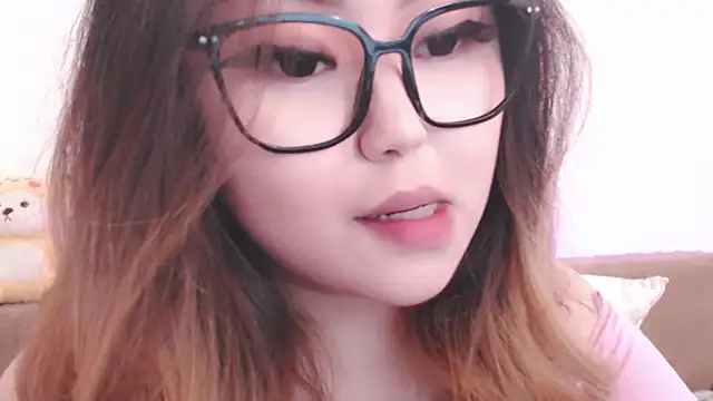 amelia sunlight online show from April 25, 5:21 pm