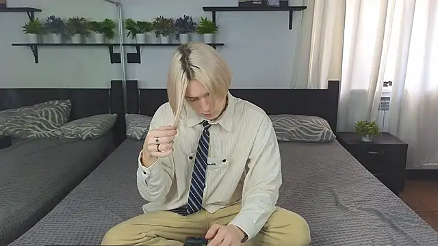 Snapshot of Ron_Vils chatting on November 19, 6:13 am Ron Vils online show from November 19, 6:13 am