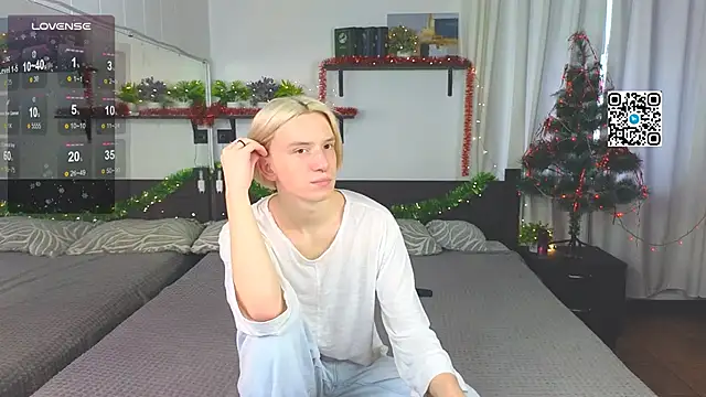 Snapshot of Ron_Vils chatting on December 14, 5:46 am Ron Vils online show from December 14, 5:46 am