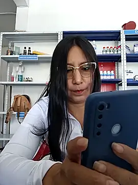 Snapshot of Megan_jennerr chatting on February 28, 2:20 pm Megan jennerr online show from February 28, 2:20 pm