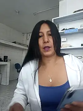 Snapshot of Megan_jennerr chatting on November 6, 7:15 pm Megan jennerr online show from November 6, 7:15 pm