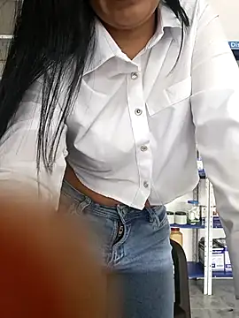 Snapshot of Megan_jennerr chatting on November 30, 3:05 pm Megan jennerr online show from November 30, 3:05 pm