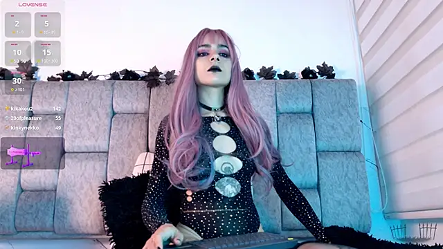 Snapshot of Alice_noir chatting on November 4, 11:04 pm Alice noir online show from November 4, 11:04 pm