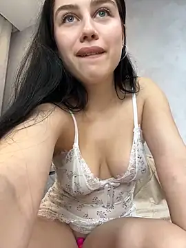 Snapshot of ChrisOnlyOne chatting on December 2, 2:31 am ChrisOnlyOne online show from December 2, 2:31 am