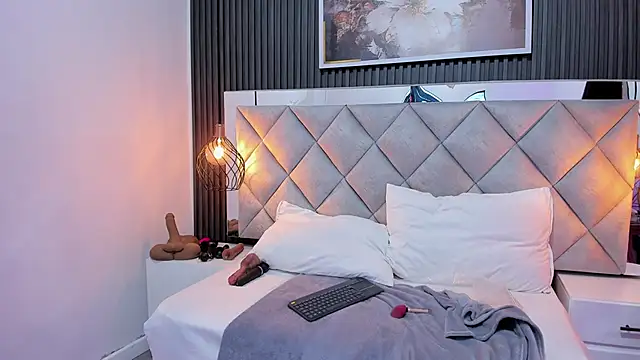 Snapshot of Slut_Milf_ chatting on November 4, 7:24 pm Slut Milf online show from November 4, 7:24 pm