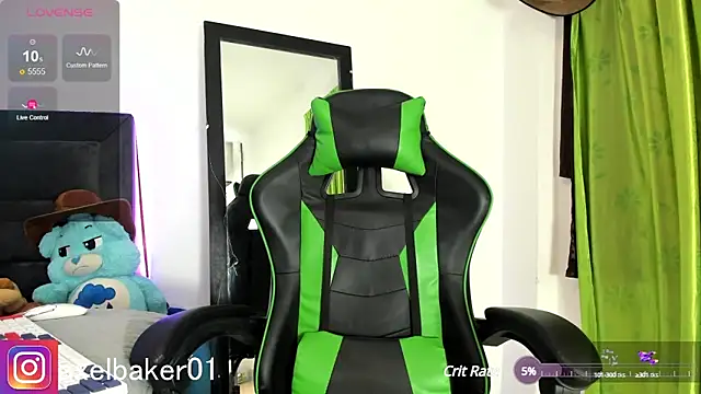 Snapshot of Axel_baker01 chatting on March 1, 12:17 am Axel baker01 online show from March 1, 12:17 am