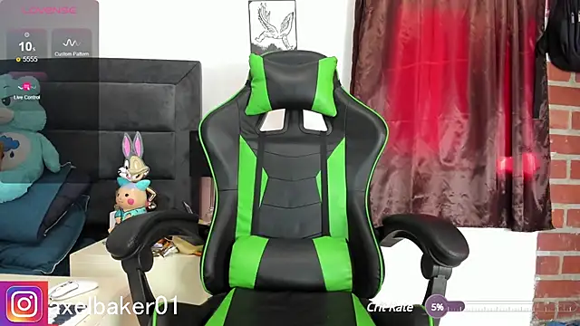 Snapshot of Axel_baker01 chatting on March 19, 9:05 pm Axel baker01 online show from March 19, 9:05 pm