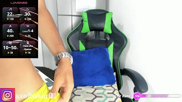 Snapshot of Axel_baker01 chatting on October 15, 7:03 pm Axel baker01 online show from October 15, 7:03 pm