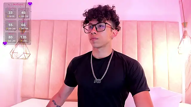 AkazaBoy  online show from September 9, 8:30 pm