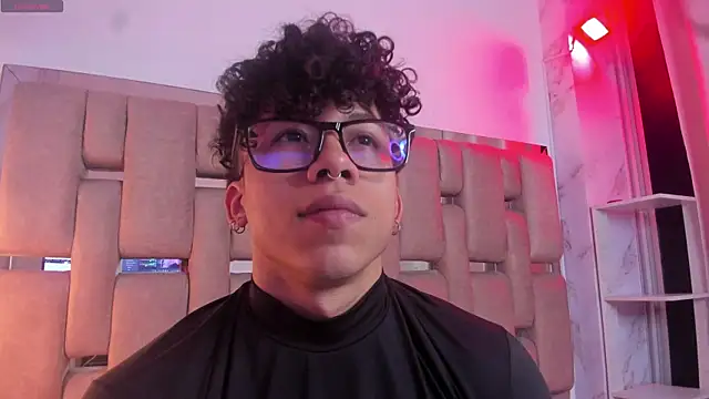 AkazaBoy  online show from November 4, 5:50 am