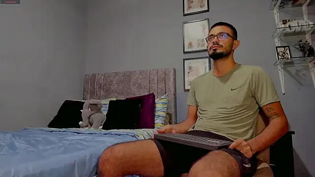 ETHAN ADAM online show from February 23, 11:02 pm