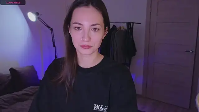 Snapshot of Space_X_Roxy_ chatting on December 9, 3:44 pm Space X Roxy  online show from December 9, 3:44 pm