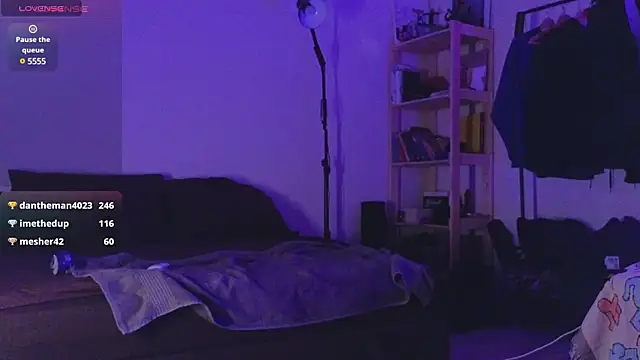 Snapshot of Space_X_Roxy_ chatting on December 24, 10:28 pm Space X Roxy  online show from December 24, 10:28 pm