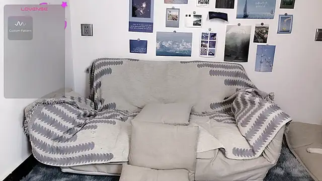 LiLiYbaby online show from December 14, 6:20 pm