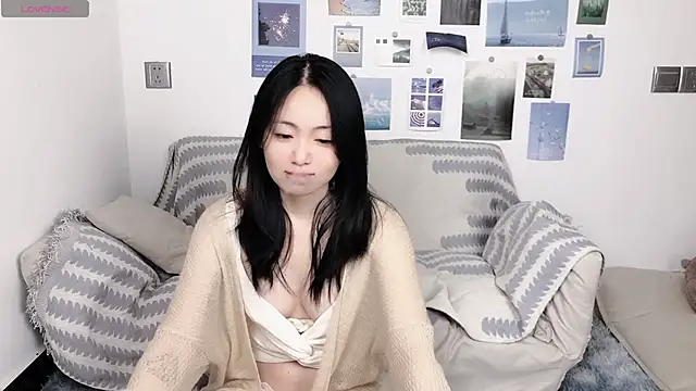 LiLiYbaby online show from December 15, 3:42 pm