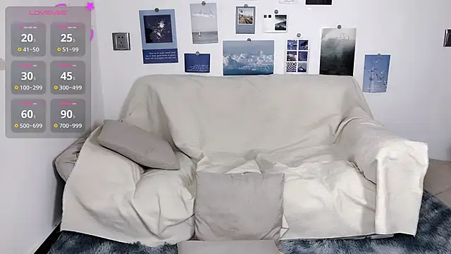 LiLiYbaby online show from December 21, 7:49 pm