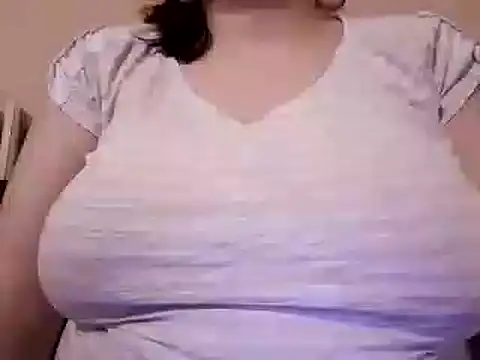 AalinnaK online show from January 28, 6:49 pm