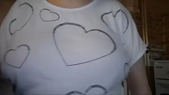 AalinnaK online show from January 10, 12:01 am