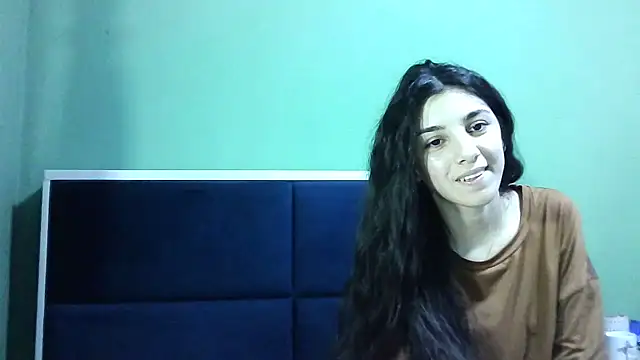 Snapshot of Ahotkittyxxx chatting on December 18, 4:39 pm Ahotkittyxxx online show from December 18, 4:39 pm